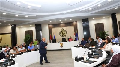 انطلاق الدورة التثقيفية لإدارة الأزمات بالتعاون مع كلية الدفاع الوطنى بالأكاديمية العسكرية