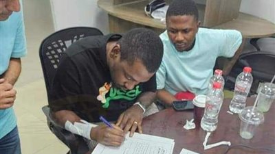 انتهاء أزمة النيجيري أجاي بالتصالح بين الطرفين