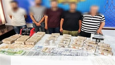 سقوط مافيا لتجارة النقد الأجنبي بنظام «المقاصة» في القاهرة
