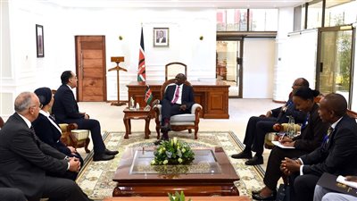 الرئيس الكينى يستقبل رئيس الوزراء على هامش مشاركته باجتماعات قمة إفريقيا للمناخ