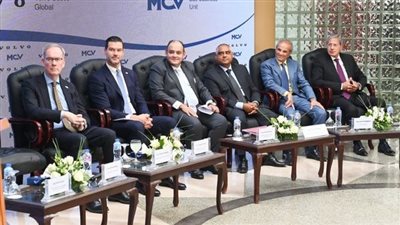  اتفاق مصري سويدي على تصنيع أتوبيسات كهربائية وتصديرها للسوق الأوروبية