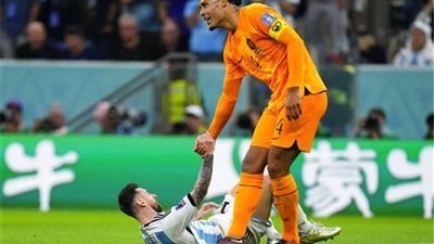 فان دايك يفتح النار على مدربه السابق بسبب تصريحاته عن 