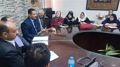 «سلومة» يجتمع بمسئولى التغذية المدرسية بالجيزة