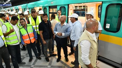 وزير النقل يتابع جاهزية مترو الكيت كات روض الفرج لافتتاح الرئاسي