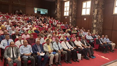 تعليم البحيرة تعلن تزويد المدارس بالشبكات السلكية واستخدام السبورة الذكية 