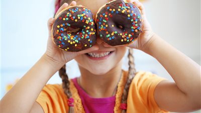 الصحة تكشف عن المشاكل الصحية التي تسببها السكريات