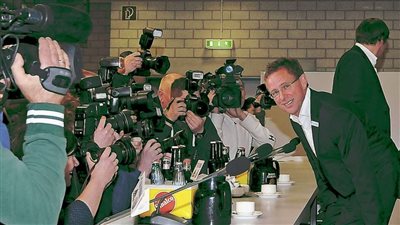 مدرب مانشستر يونايتد السابق يتحدث عن حظوظ توليه تدريب ألمانيا