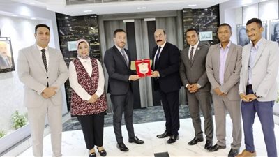 تفاصيل لقاء محافظ أسوان ووفد المبادرة الوطنية لتطوير الصناعة 