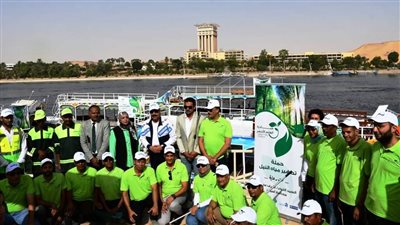 محافظ أسوان يدشن المرحلة الرابعة لحملة تنظيف مجرى نهر النيل 