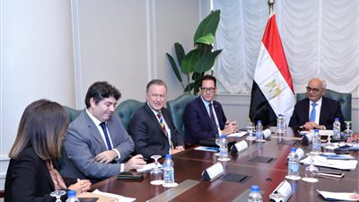 وزارة التعليم: تعاون الأكاديمية الأمريكية فى إعداد وثيقة المعلم ومدرسة العباقرة