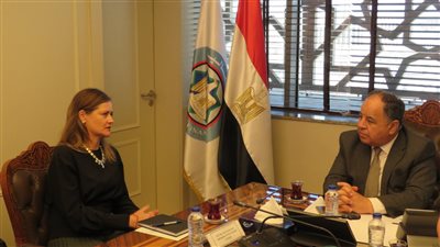 اسرار اجتماع وزير المالية مع سفيرة نيوزيلندا قبل اجتماعات البنك الآسيوي (صور)
