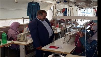 العمل تختتم برنامجا لتدريب الفتيات على التفصيل والخياطة بالمنيا