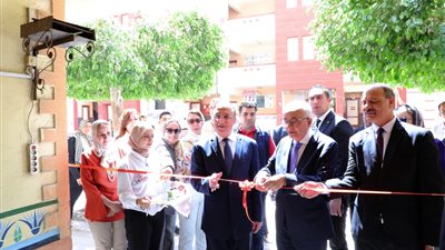 وزير التعليم ومحافظ الإسكندرية يفتتحان معرض «سفراء الخير» ويطلقان مبادرة «انزل اشتغل» 