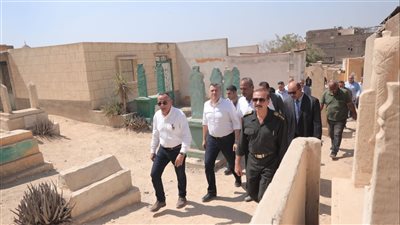 وزير السياحة والآثار يتفقد مقابر الصحابة بمنطقة الأباجية بالمقطم 