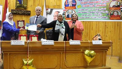 مدير تعليم القاهرة: المعلم له دور حيوي بمواكبة المتغيرات والتطورات العالمية (صور)