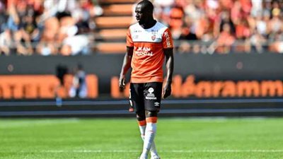 عاد مرة أخرى .. ميندى يعود لممارسة كرة القدم بعد غياب عامين