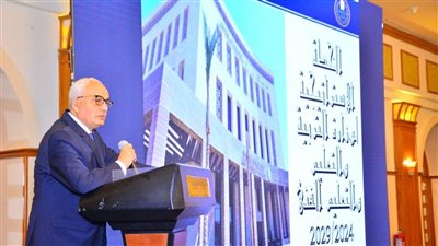 وزير التعليم: تزويد كتابي «قيم واحترام» و«ديسكفري» 22 إشارة لضعاف السمع 