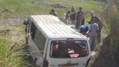 مصرع وإصابة 19 شخصًا في حادث مروع بقنا 