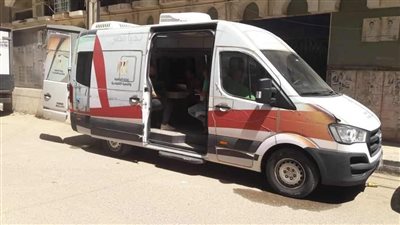 سيارة متنقلة لإصدار تراخيص المحال التجارية والإعلانات ببنى مزار