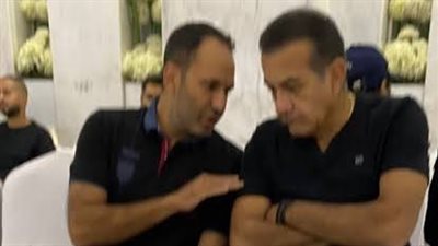 أسامة منير وأحمد التهامي في عزاء شقيق محمد فؤاد (صور)