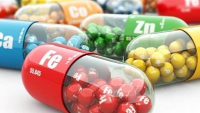 هل الفيتامينات والمعادن تسبب آثارا جانبية؟.. هيئة الدواء تجيب