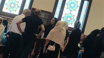 انهيار منال الصيفي في جنازة زوجها أشرف مصيلحي (صور)