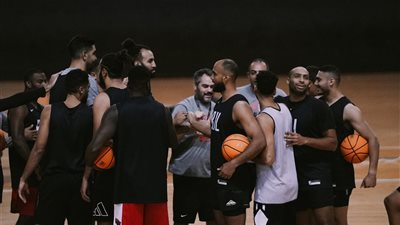 سلة الأهلى.. أوجستى يشرح خطة مواجهة إجنايت الأمريكى فى مران الليلة