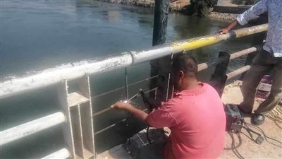 محافظ المنيا يوجه بسرعة إصلاح كسر بسور كوبري الحواصلية 