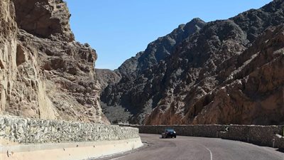 مدبولي يتفقد طريقي شق الثعبان و