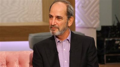 أخفى عنها هذا الأمر وماتت لا تعرف بوفاته.. تفاصيل علاقة هشام سليم «الخاصة» بوالدته