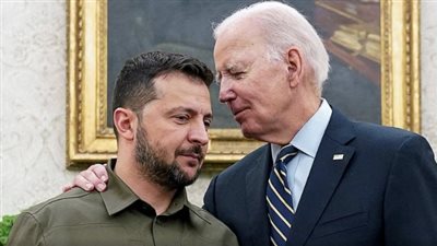 إن بي. سي: بايدن أبلغ زيلينسكي عزم واشنطن إرسال صواريخ أتاكمز لكييف