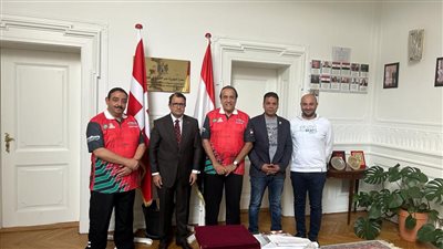 سفير مصرفي الدنمارك يستقبل مقدمة بعثة منتخب مصر للدارتس