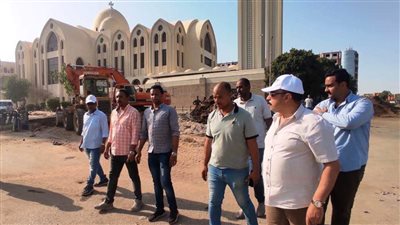 محافظ أسوان يتفقد مشروع إحلال وتجديد محطتى مياه جبل تقوق وفريال