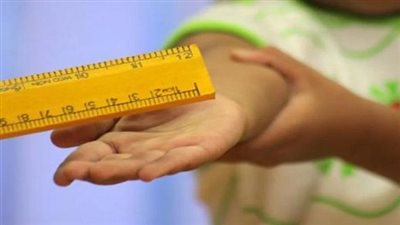 طبيب نفسي منتقدا مقترح عودة الضرب بالمدارس: المرضى النفسيون تعرضوا للضرب بصغرهم