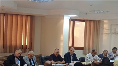 وكيل تعليم كفر الشيخ يجرى مقابلات مع المتقدمين لوظائف الإدارة المدرسية 