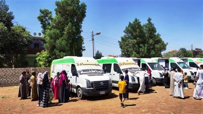 1972 مواطن ومواطنة يستفيدون من الخدمات الطبية المجانية بقرى أسوان