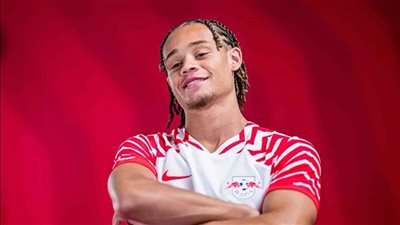 لايبزيج ينوى تمديد إعارة سيمونز من باريس سان جيرمان