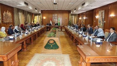 بشأن قرارات مهمة.. توجيه عاجل من رئيس جامعة المنوفية إلى عمداء الكليات