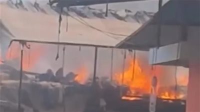 الدفع بـ 9 سيارات إطفاء للسيطرة على حريق هائل بالعبور