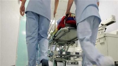 بالاسم.. مستشفى بني مزار يستقبل طفلا به آثار تعذيب (صور)