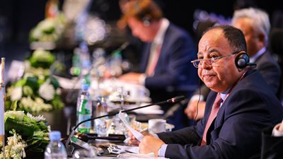 مصر تتطلع إلى دور أكبر للبنك الآسيوي في الاستثمار بالبنية التحتية 