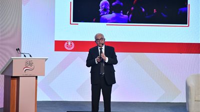 حجازي: الانتهاء من تطوير 49 منهجا دراسيا حتى سادسة ابتدائي والعمل بالإعدادية 