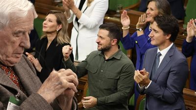 عضو بالحناح العسكري النازي يطيح برئيس البرلمان الكندي 