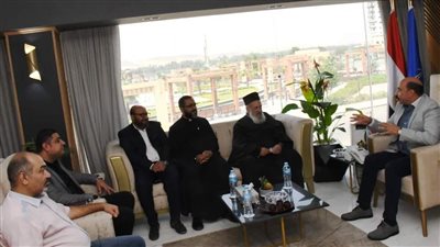 وفد الكنيسة الكاثوليكية يهنئ محافظ أسوان بمناسبة المولد النبوي الشريف