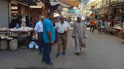 حملات لرفع الإشغالات بمركز بني مزار في المنيا