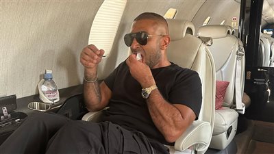 أحمد سعد من تكريم أفضل مطرب إلى المطار.. رايح فين؟ (صور)