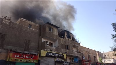 الحماية المدنية تسيطر على حريق داخل شقة سكنية بمحيط سوق حلوان (صور)