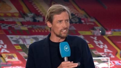 كراوتش: ليفربول لديه أفضلية الفوز على توتنهام 