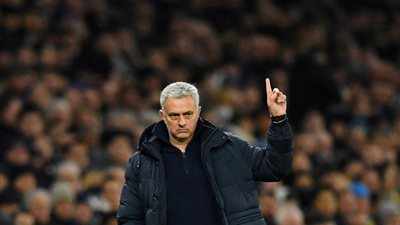 تقارير: إدارة روما تتمسك ببقاء مورينيو رغم النتائج السلبية