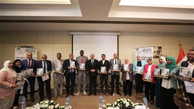 محافظ أسوان يشارك بالمؤتمر الإقليمى الثاني للمبادرة الوطنية للمشروعات الخضراء الذكية بالأقصر